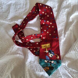 MIckey Mouse tie golfing